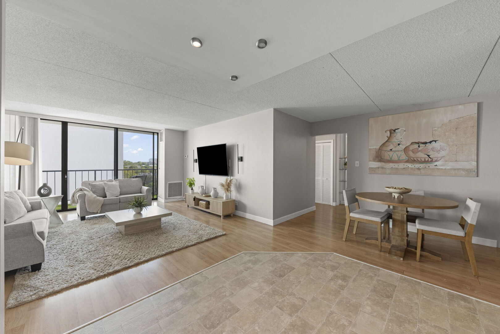 2005 S Finley Road #901, Lombard, IL 60148