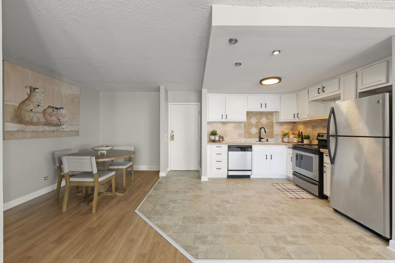 2005 S Finley Road #901, Lombard, IL 60148