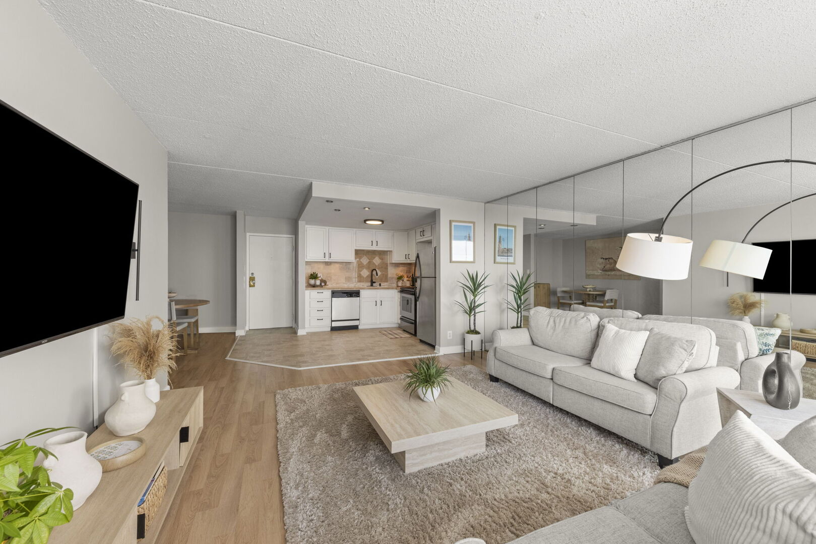 2005 S Finley Road #901, Lombard, IL 60148