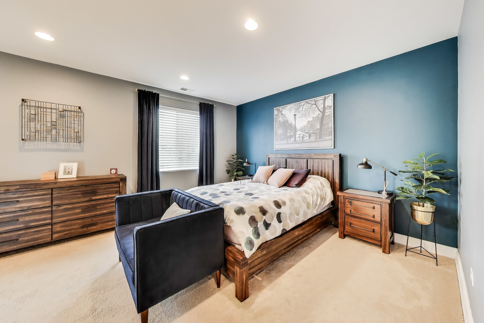 5013 W Dakin Street, Chicago, IL 60641