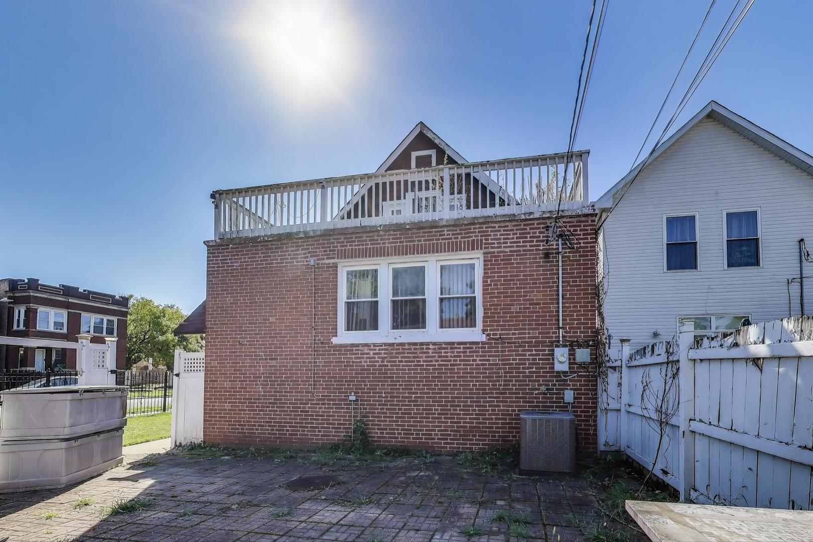 5636 W Augusta Boulevard, Chicago, IL 60651