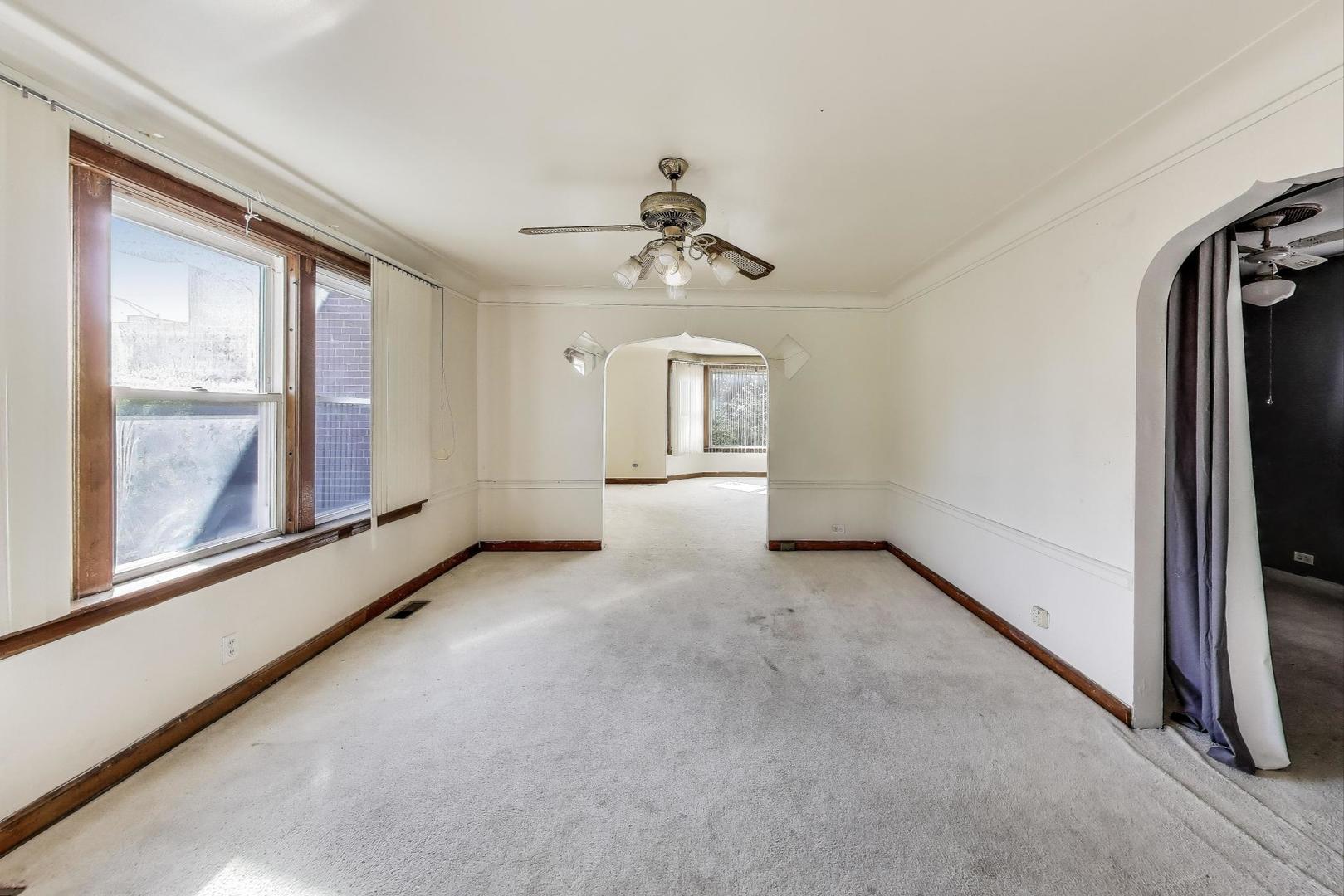 5636 W Augusta Boulevard, Chicago, IL 60651