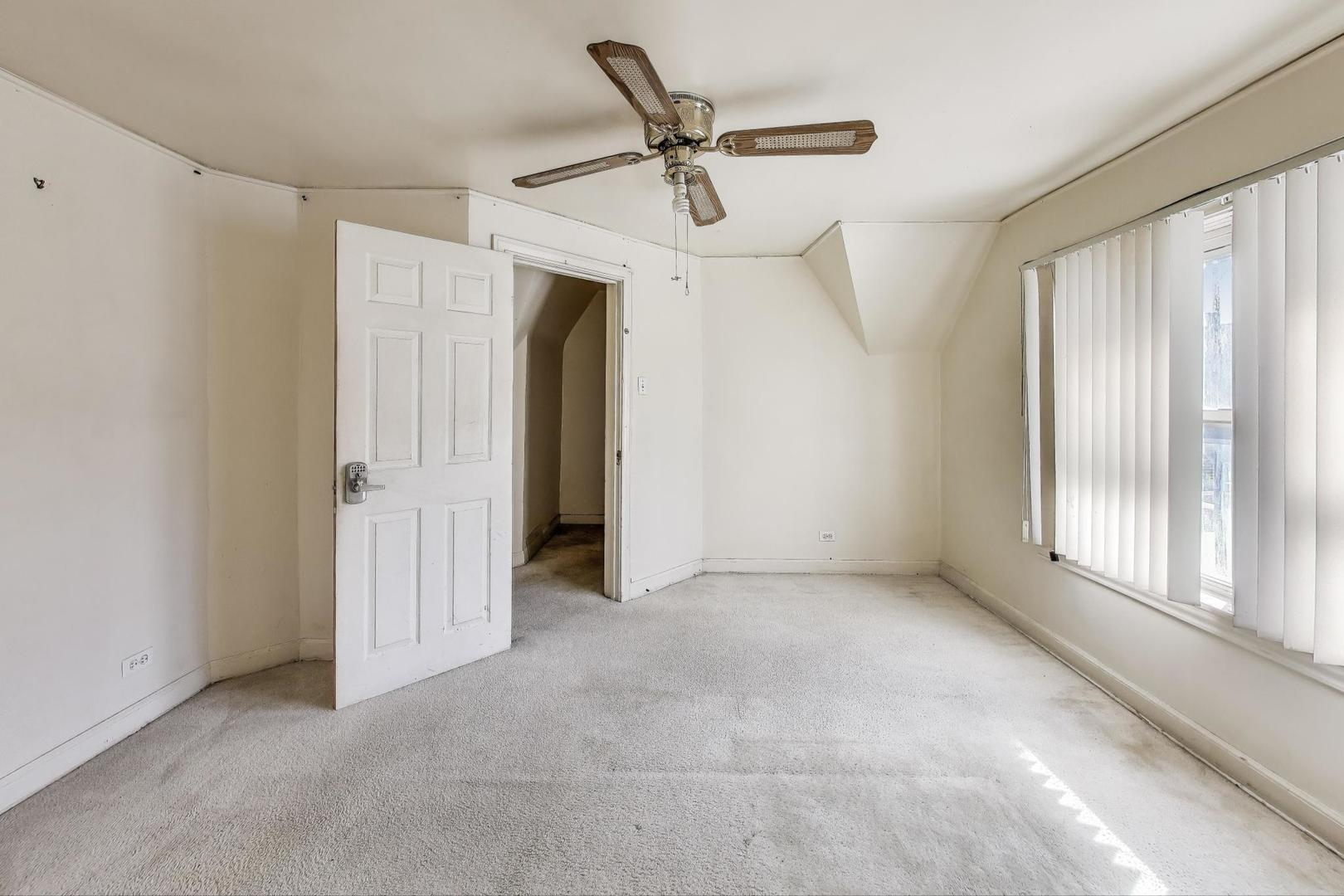 5636 W Augusta Boulevard, Chicago, IL 60651