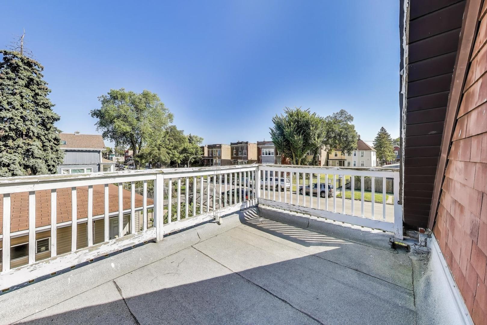 5636 W Augusta Boulevard, Chicago, IL 60651