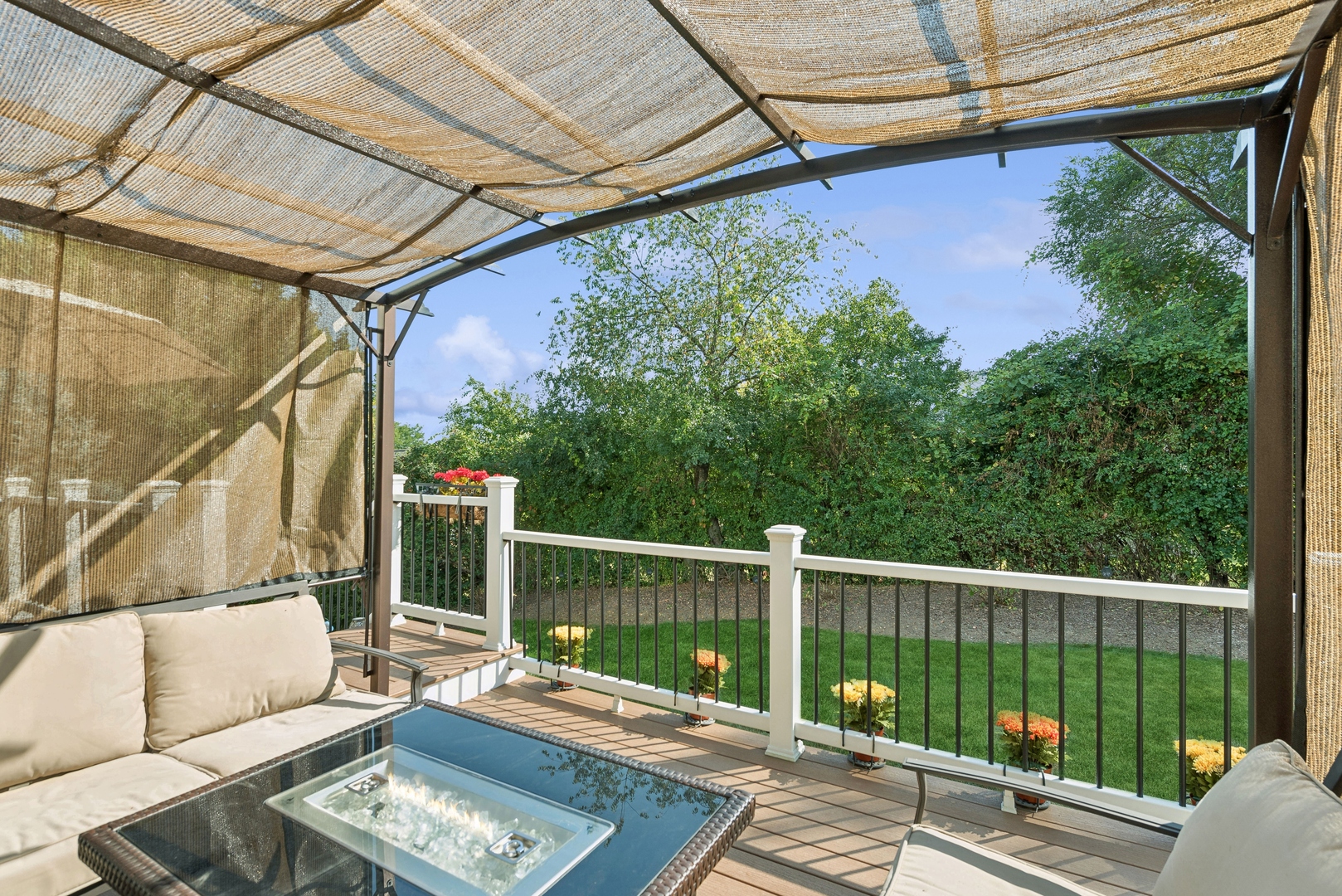 1847 Natures Court, Lindenhurst, IL 60046