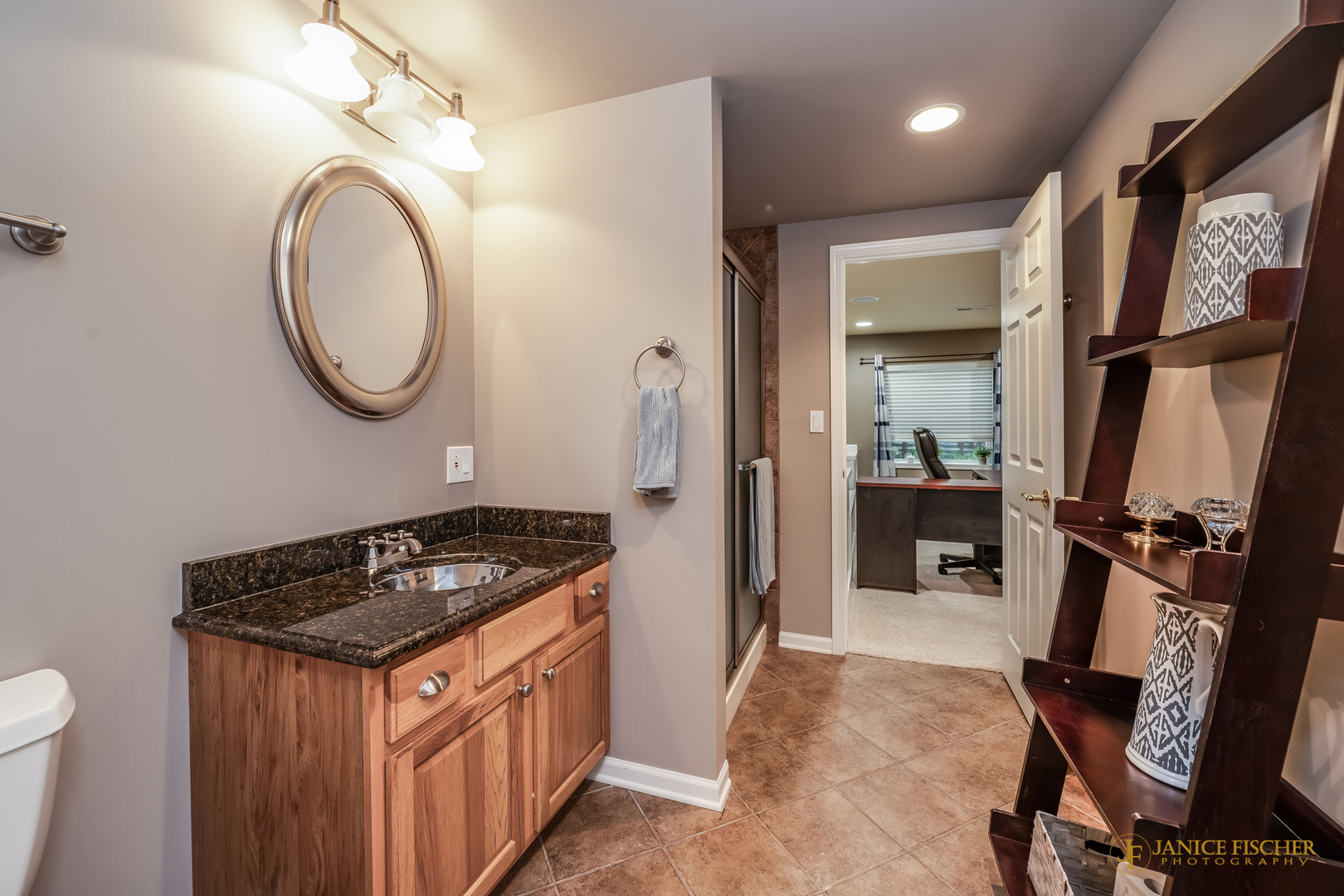 1847 Natures Court, Lindenhurst, IL 60046