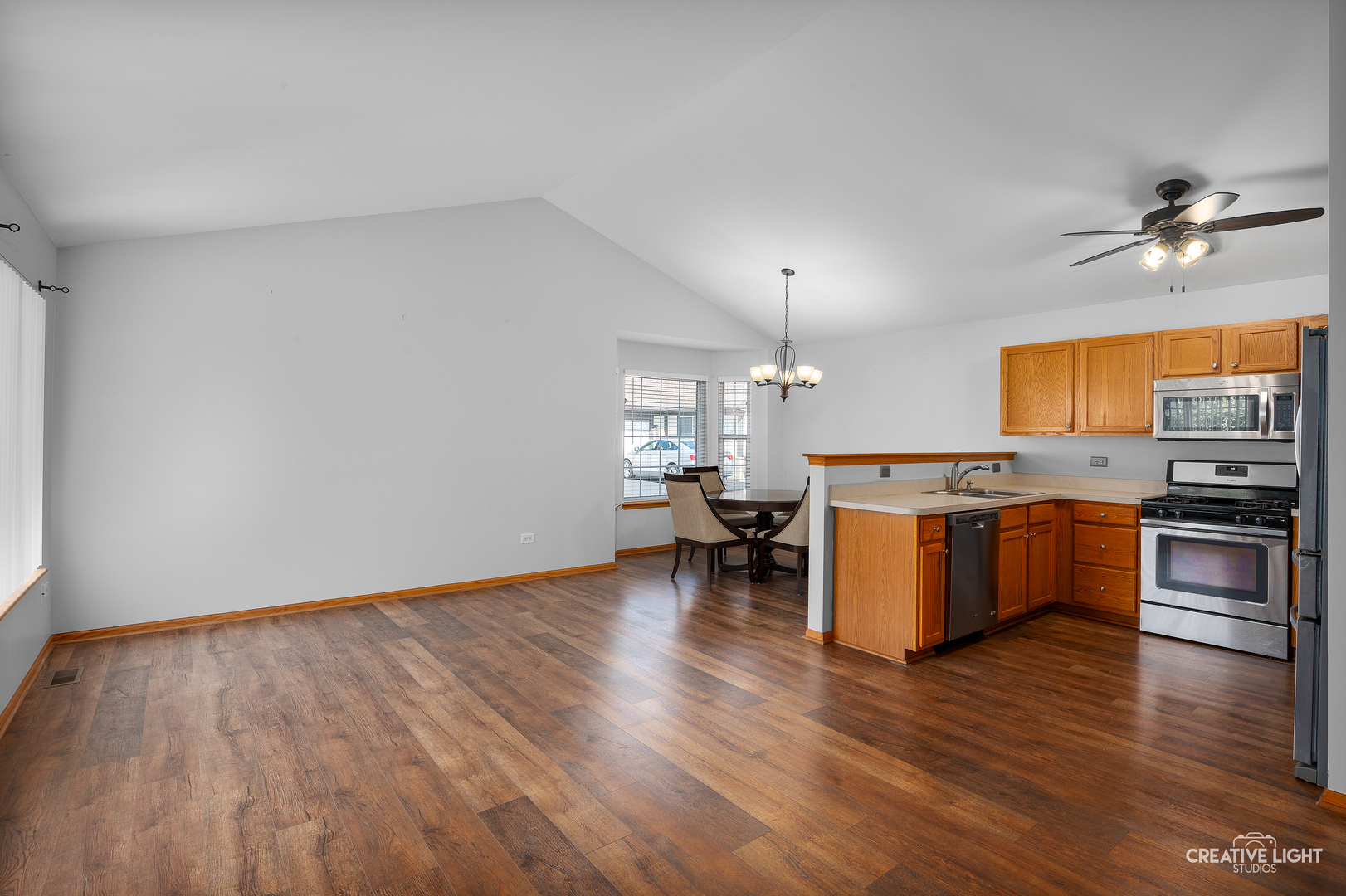 1694 WILLOW CIRCLE Drive, Crest Hill, IL 60403