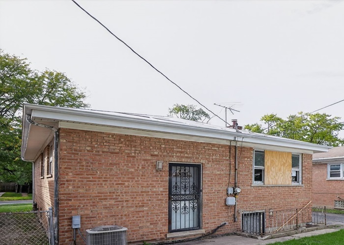 15237 Oak Street, Dolton, IL 60419