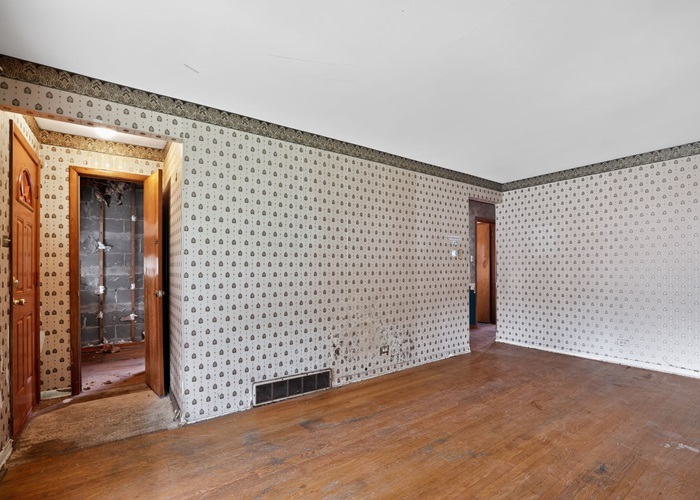 15237 Oak Street, Dolton, IL 60419