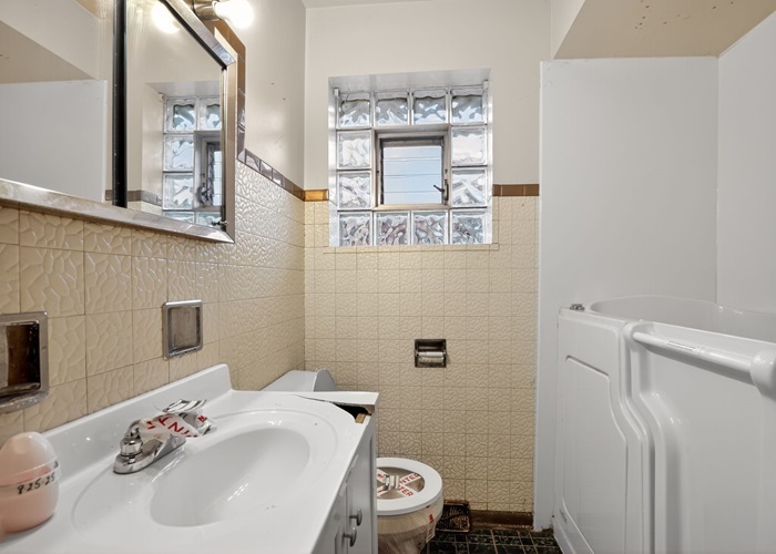 15237 Oak Street, Dolton, IL 60419