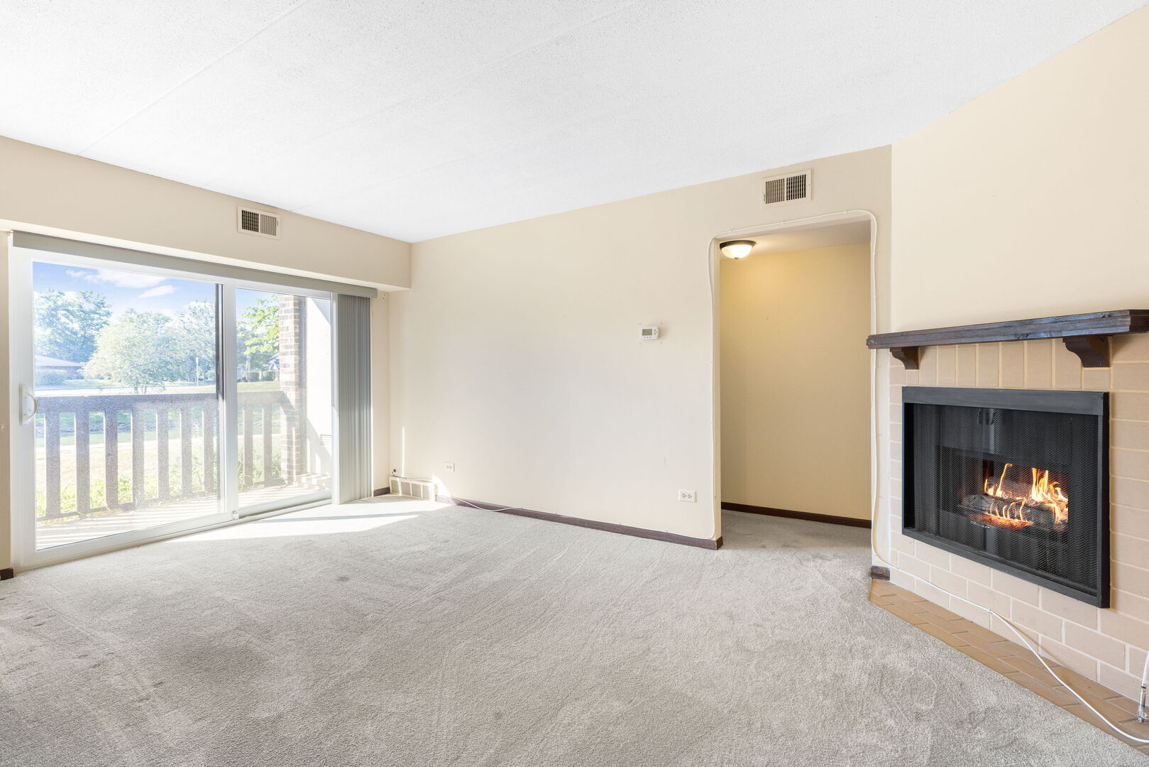 527 Cumnor Road #107, Westmont, IL 60559