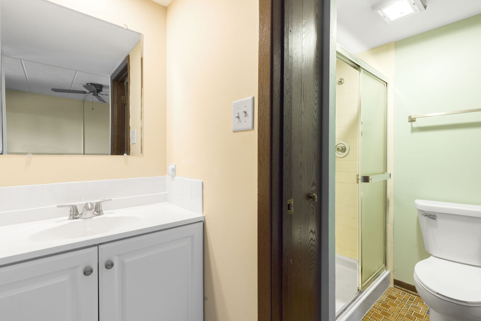 527 Cumnor Road #107, Westmont, IL 60559