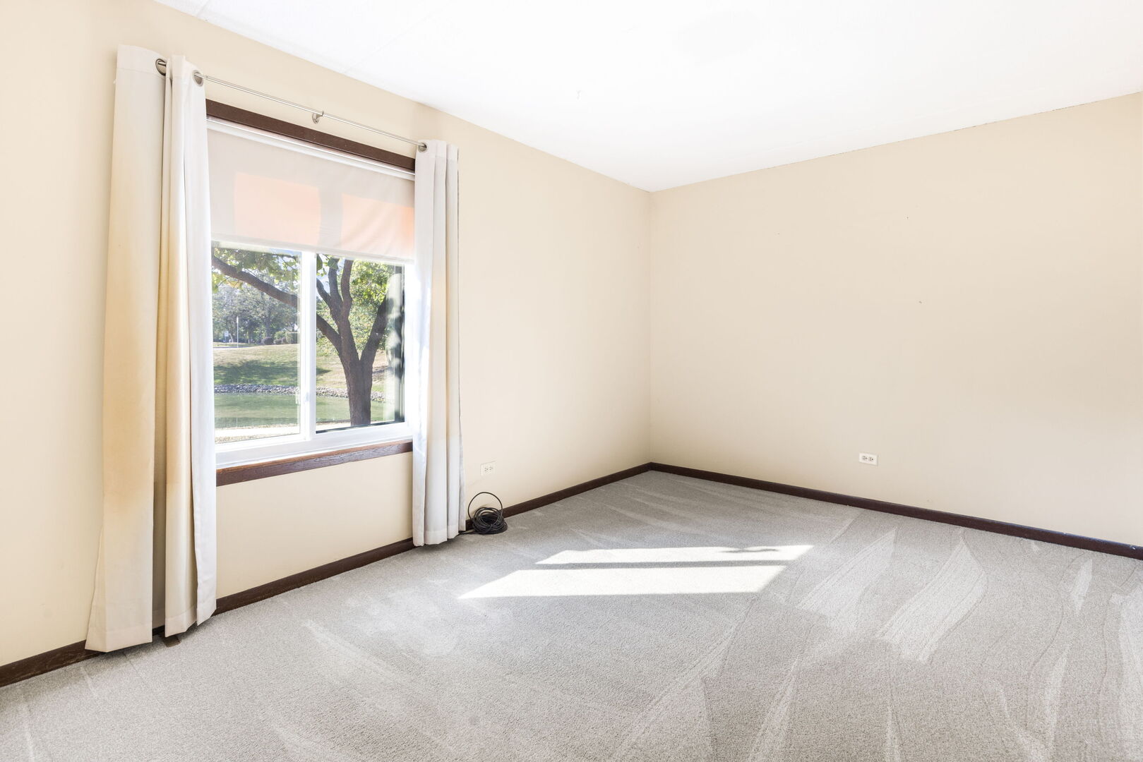 527 Cumnor Road #107, Westmont, IL 60559