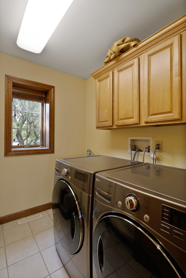 281 Larwick Circle, Valparaiso, IN 46385