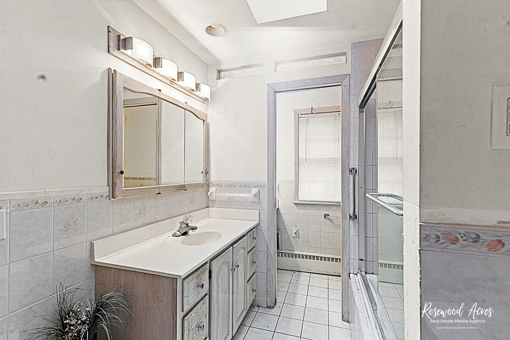 665 N Kennedy Drive, Kankakee, IL 60901