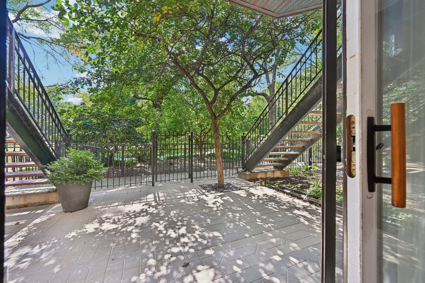 1341 S Indiana Avenue #D, Chicago, IL 60605