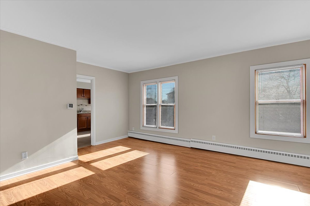 17 S 4th Avenue #B, St. Charles, IL 60174