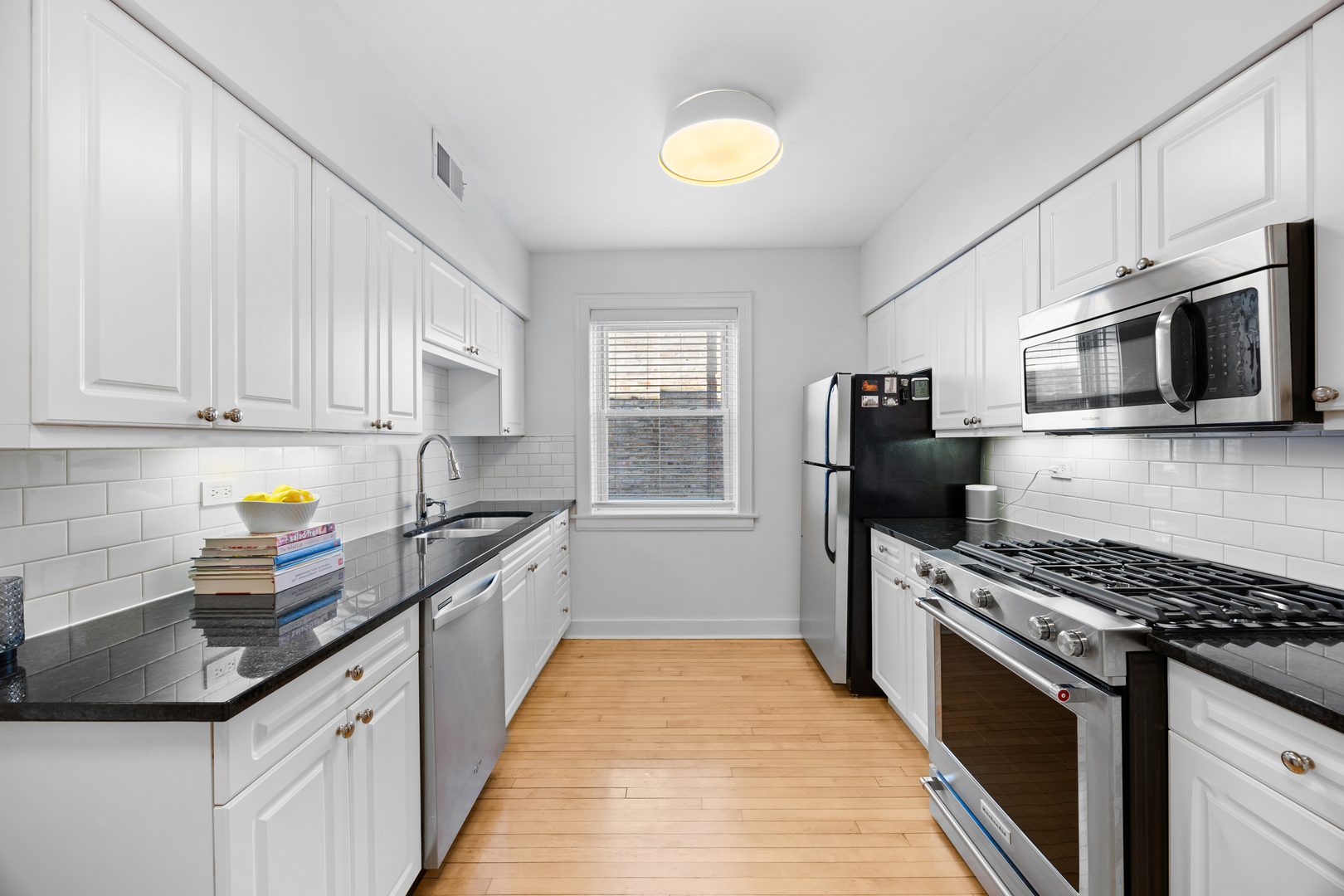 3237 N Oakley Avenue #2N, Chicago, IL 60618