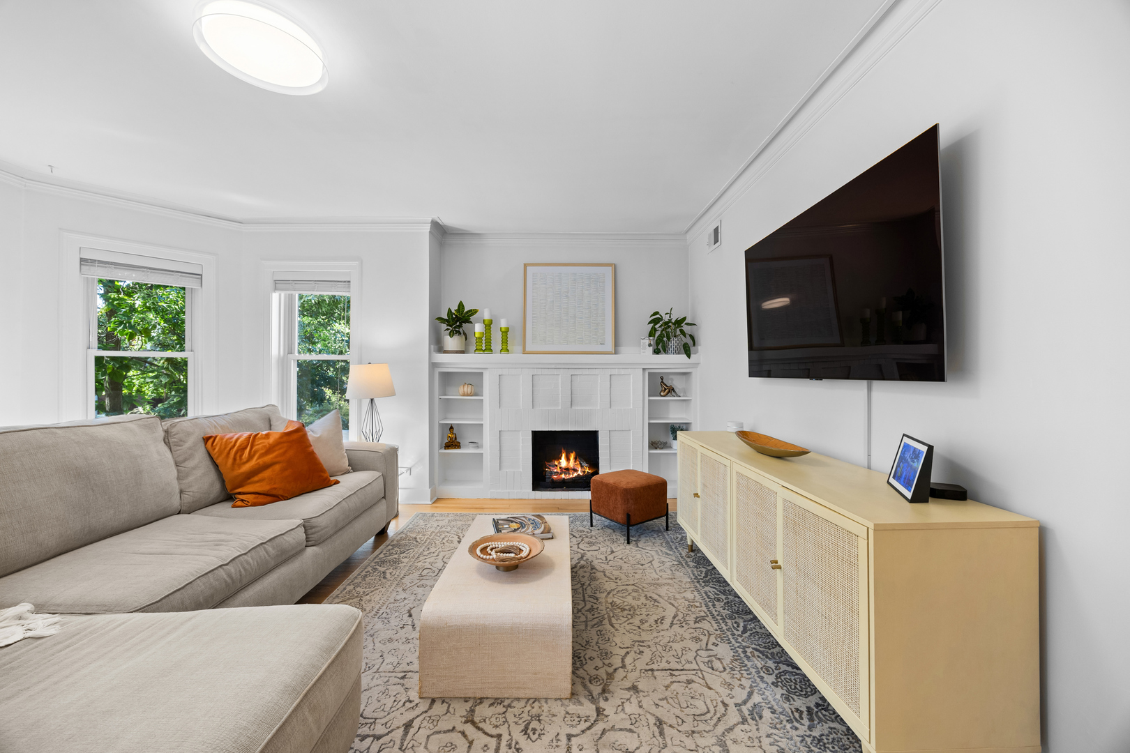3237 N Oakley Avenue #2N, Chicago, IL 60618