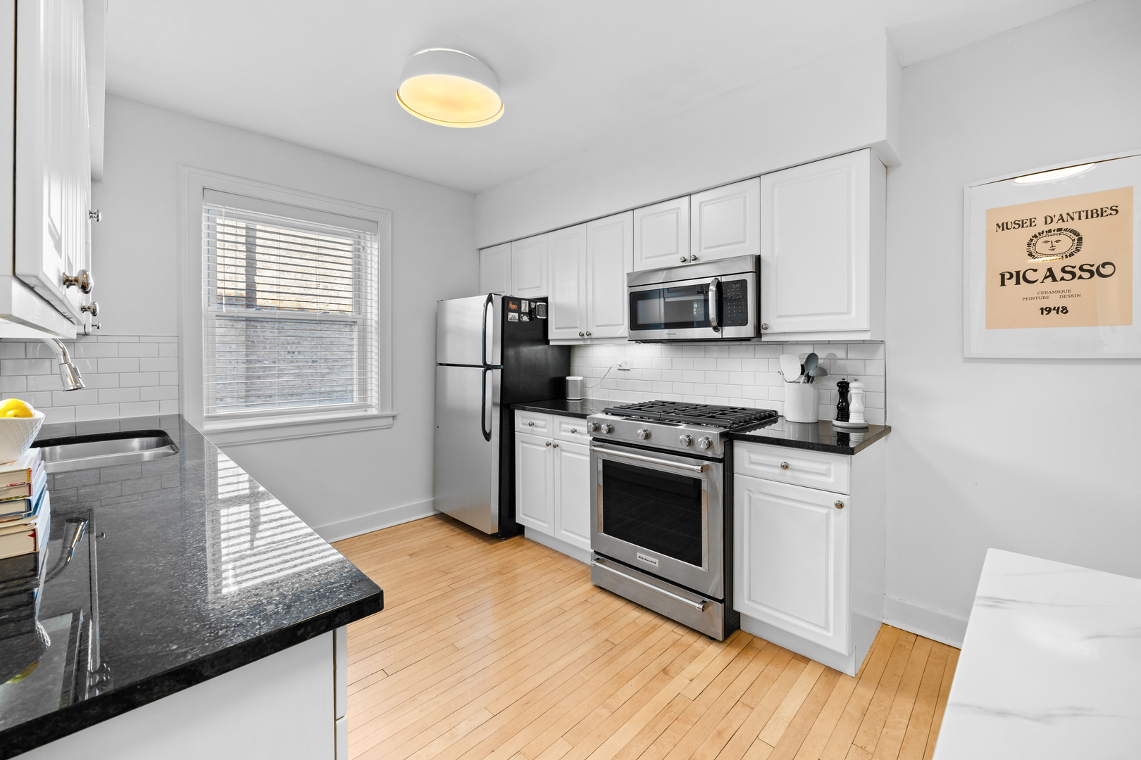 3237 N Oakley Avenue #2N, Chicago, IL 60618