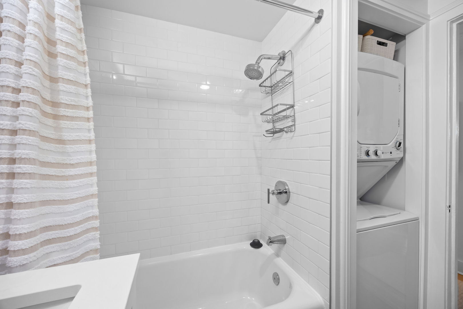 3237 N Oakley Avenue #2N, Chicago, IL 60618