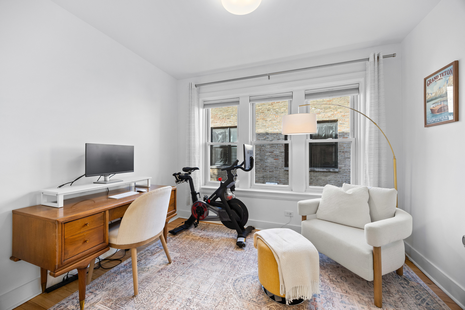 3237 N Oakley Avenue #2N, Chicago, IL 60618