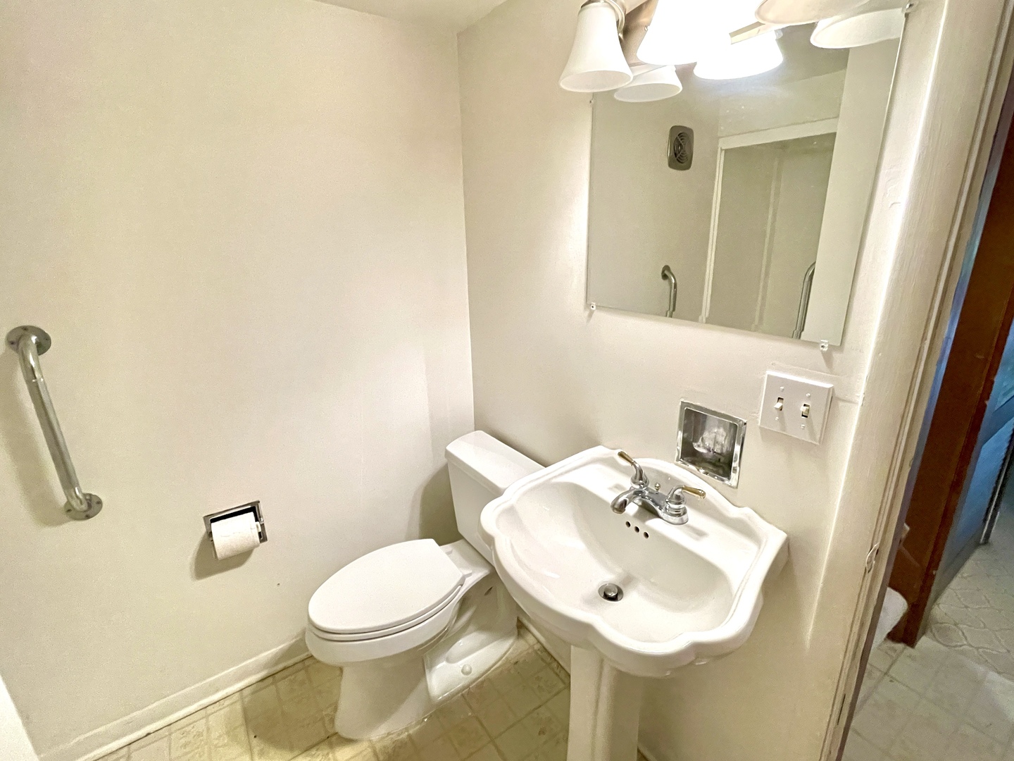 3S078 Blackcherry Lane, Glen Ellyn, IL 60137