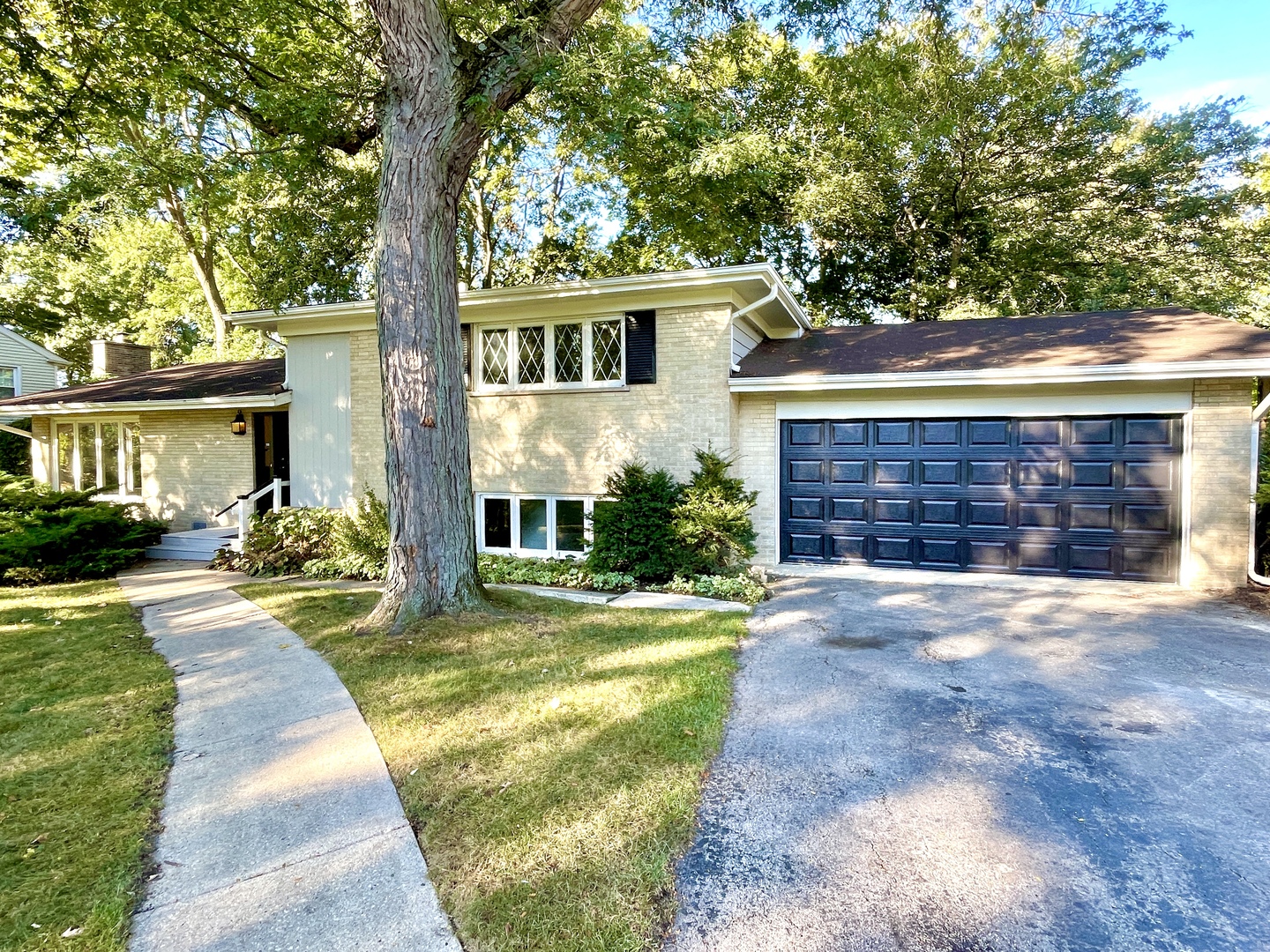 3S078 Blackcherry Lane, Glen Ellyn, IL 60137