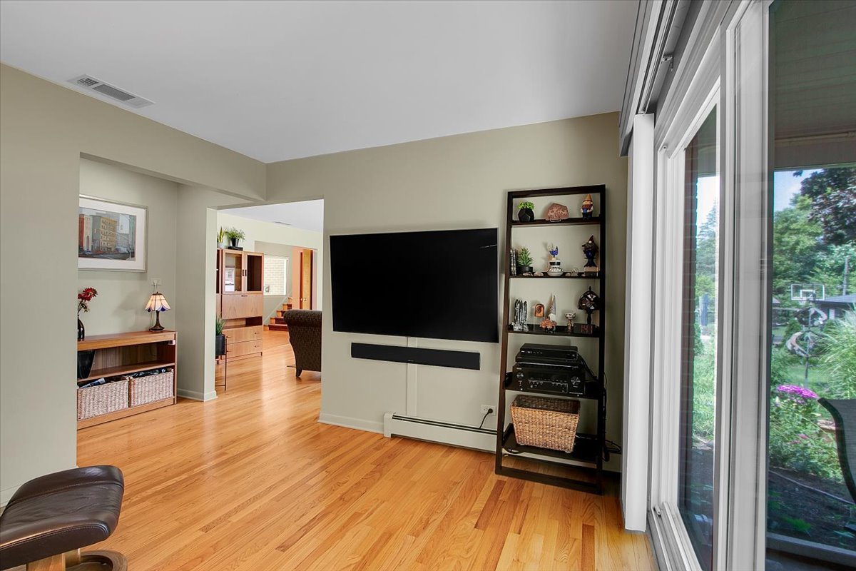 443 S Lombard Road, Itasca, IL 60143