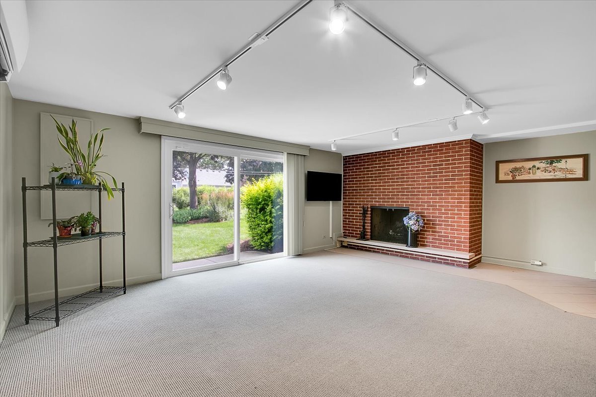 443 S Lombard Road, Itasca, IL 60143