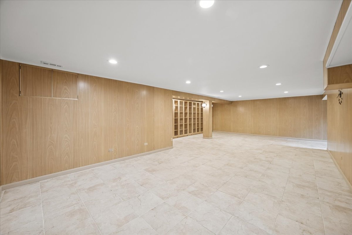 10511 Preston Street, Westchester, IL 60154