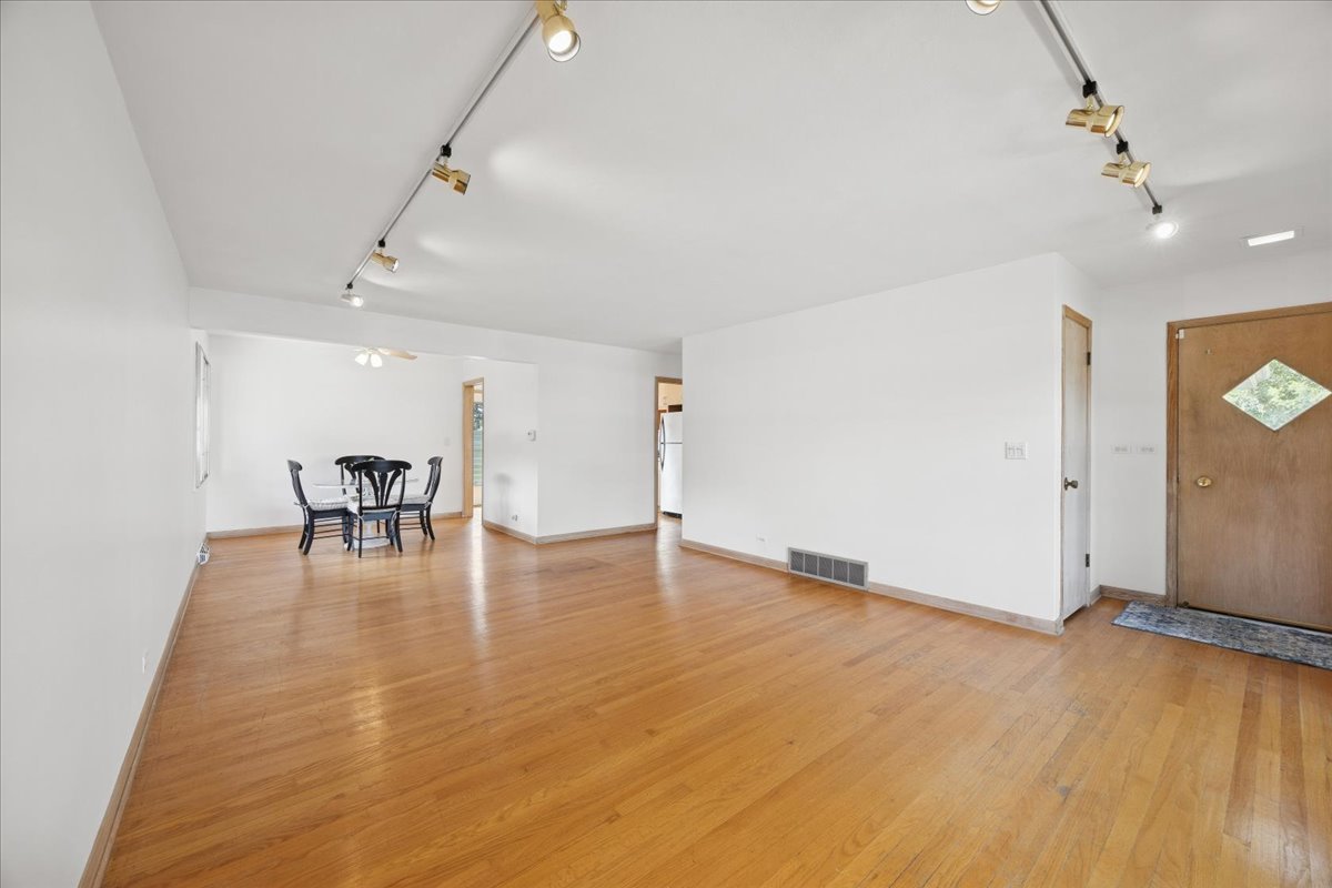 10511 Preston Street, Westchester, IL 60154