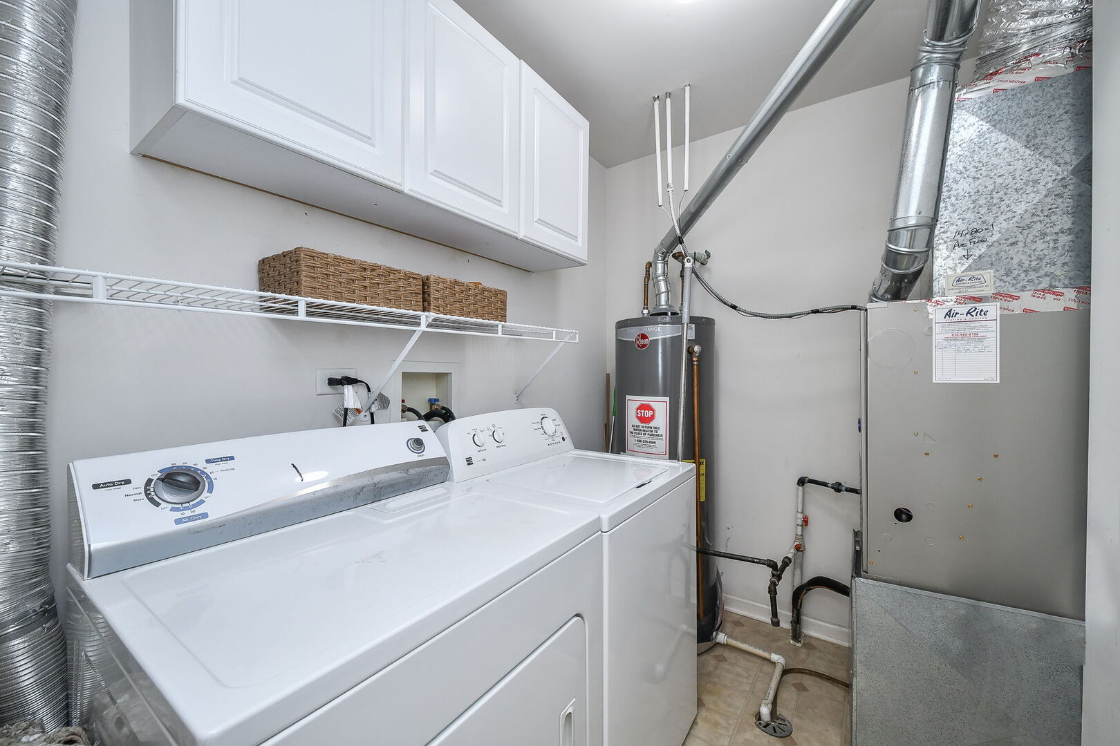 816 Woodewind Drive #816, Naperville, IL 60563