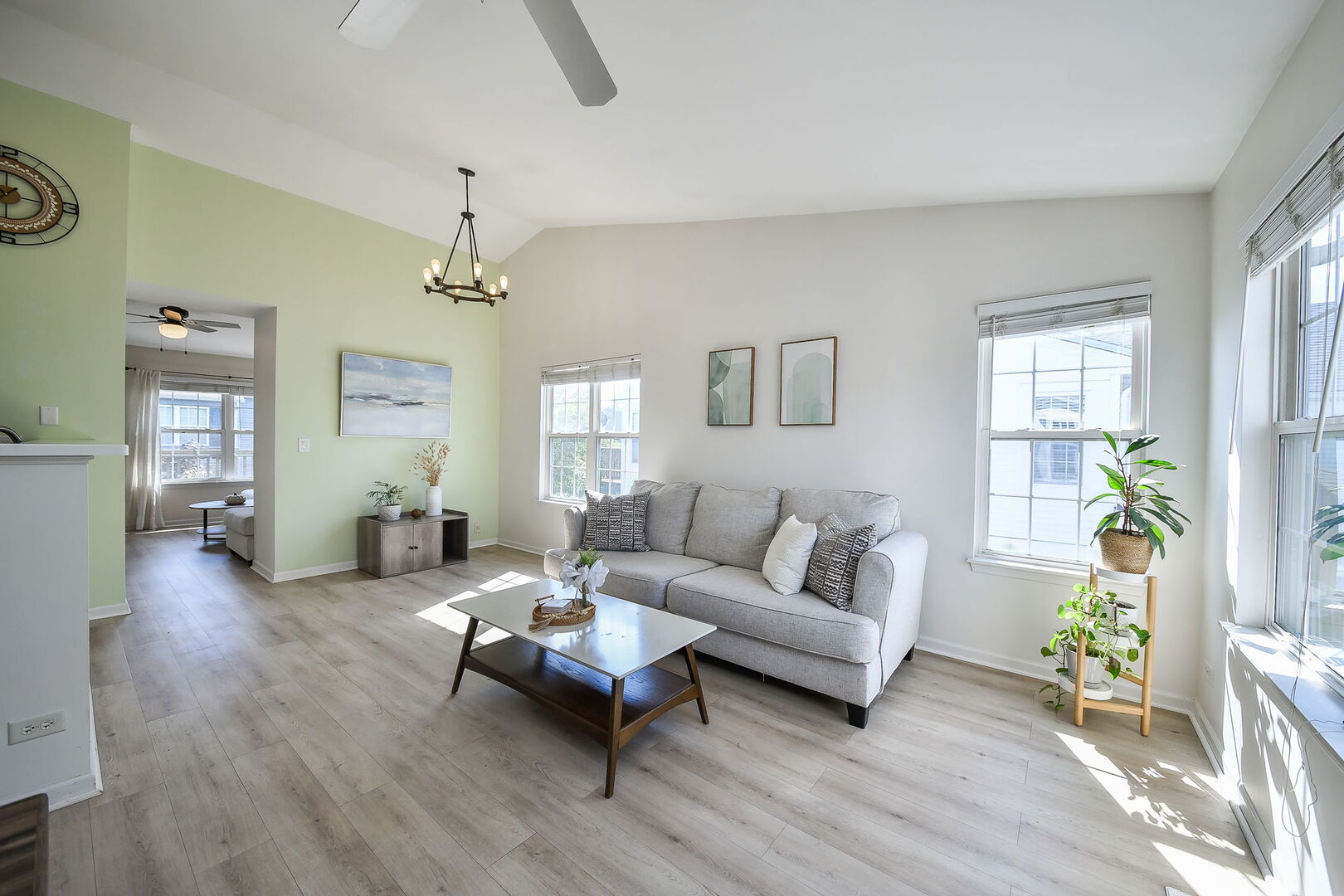 816 Woodewind Drive #816, Naperville, IL 60563