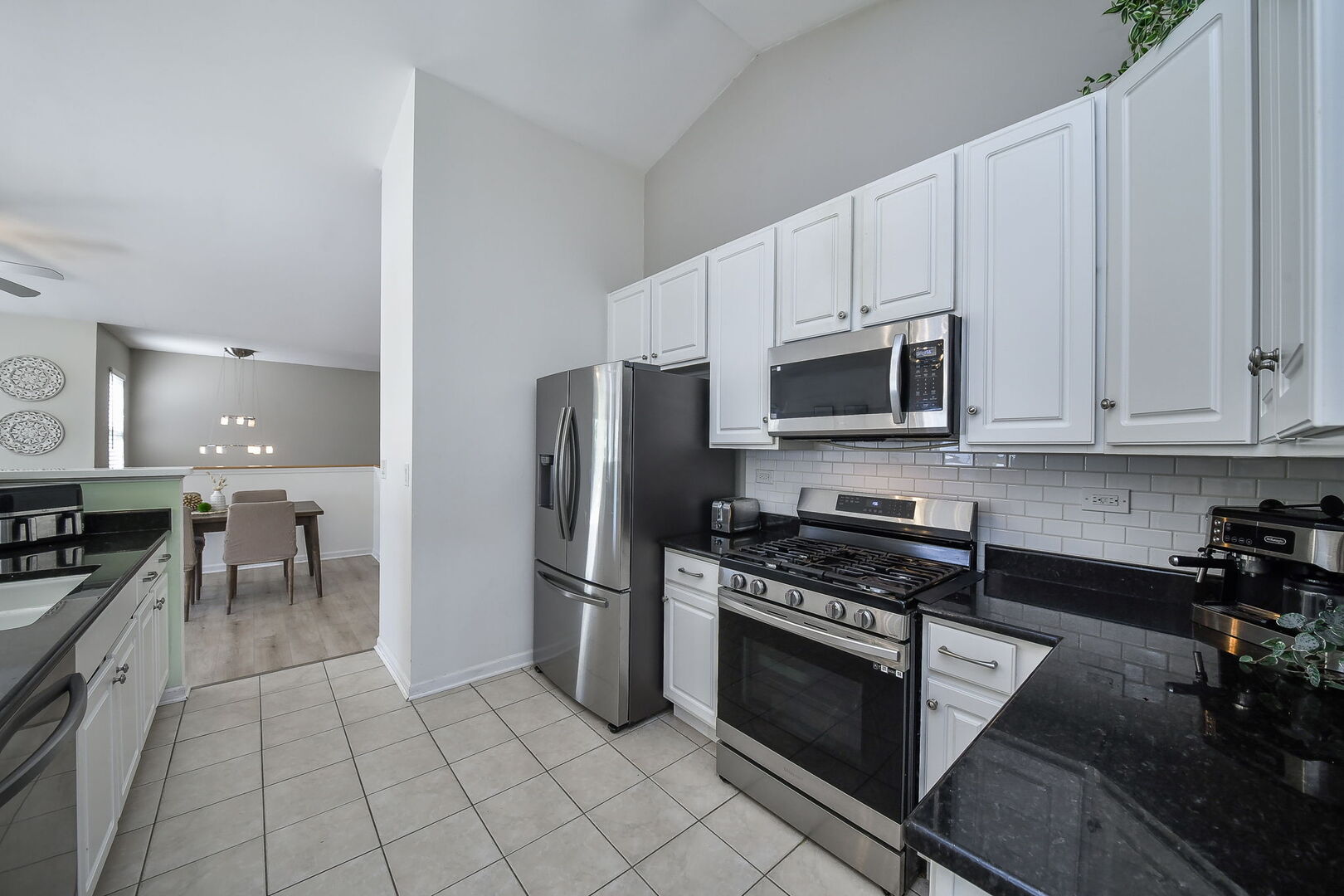 816 Woodewind Drive #816, Naperville, IL 60563