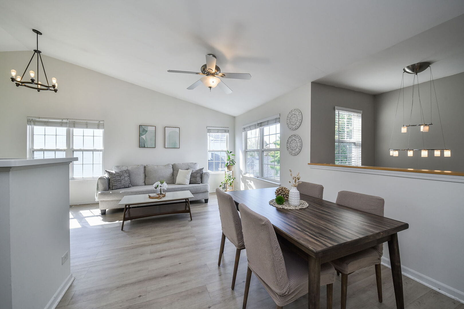 816 Woodewind Drive #816, Naperville, IL 60563