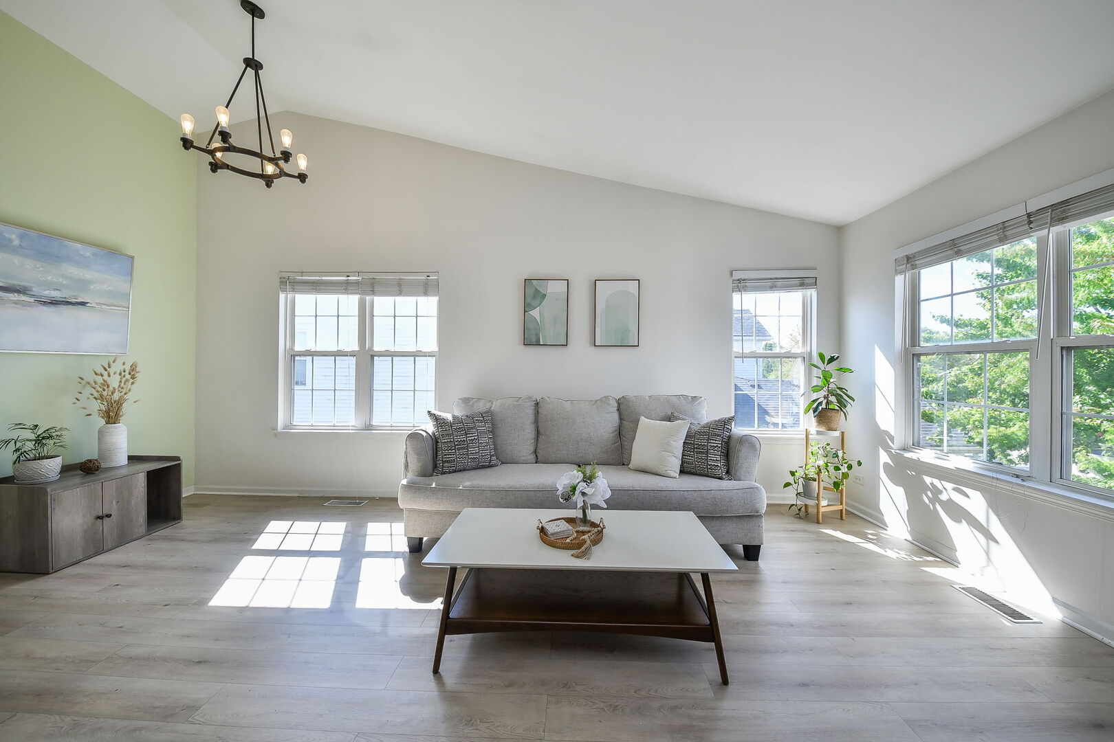 816 Woodewind Drive #816, Naperville, IL 60563