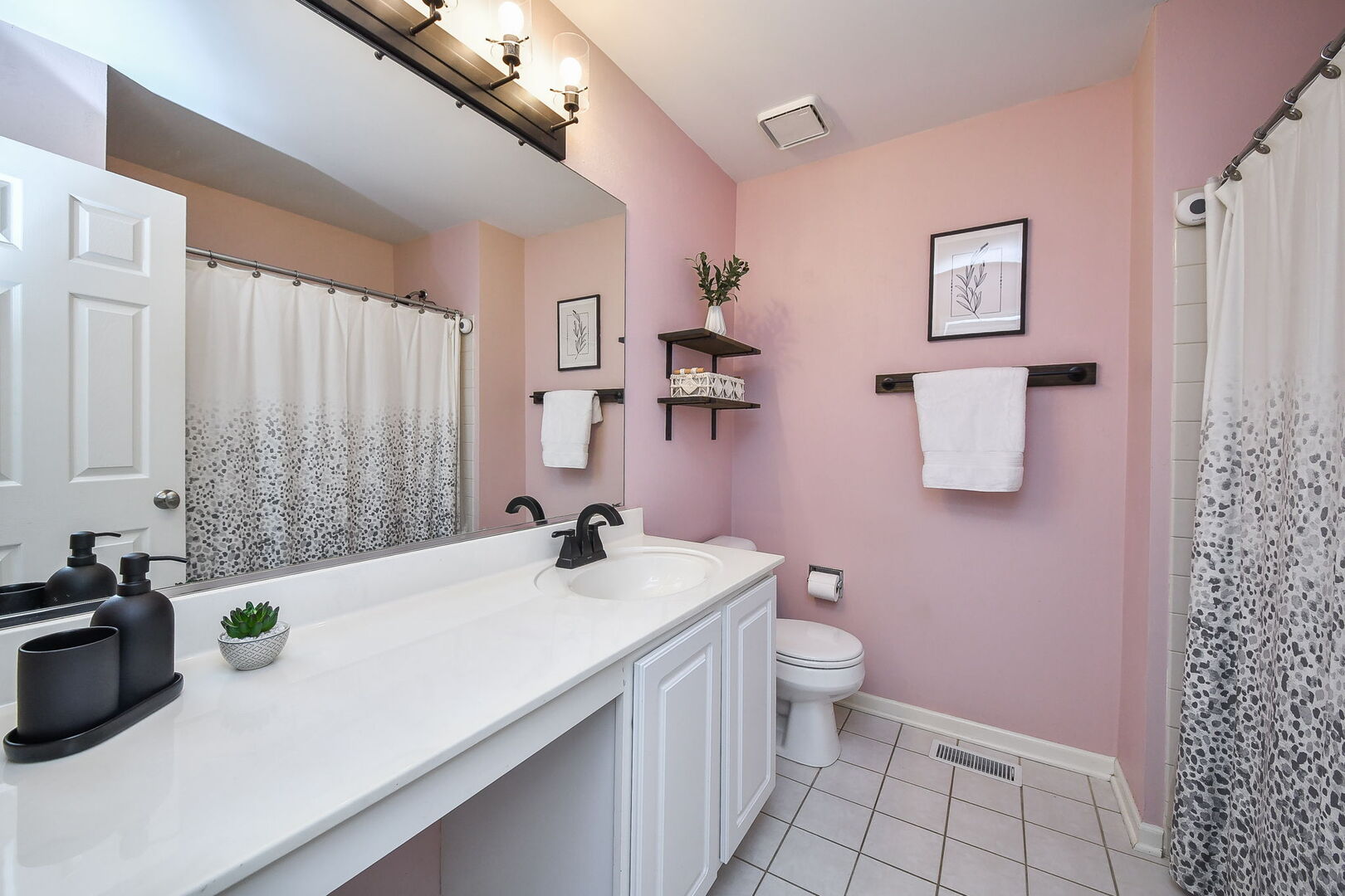 816 Woodewind Drive #816, Naperville, IL 60563