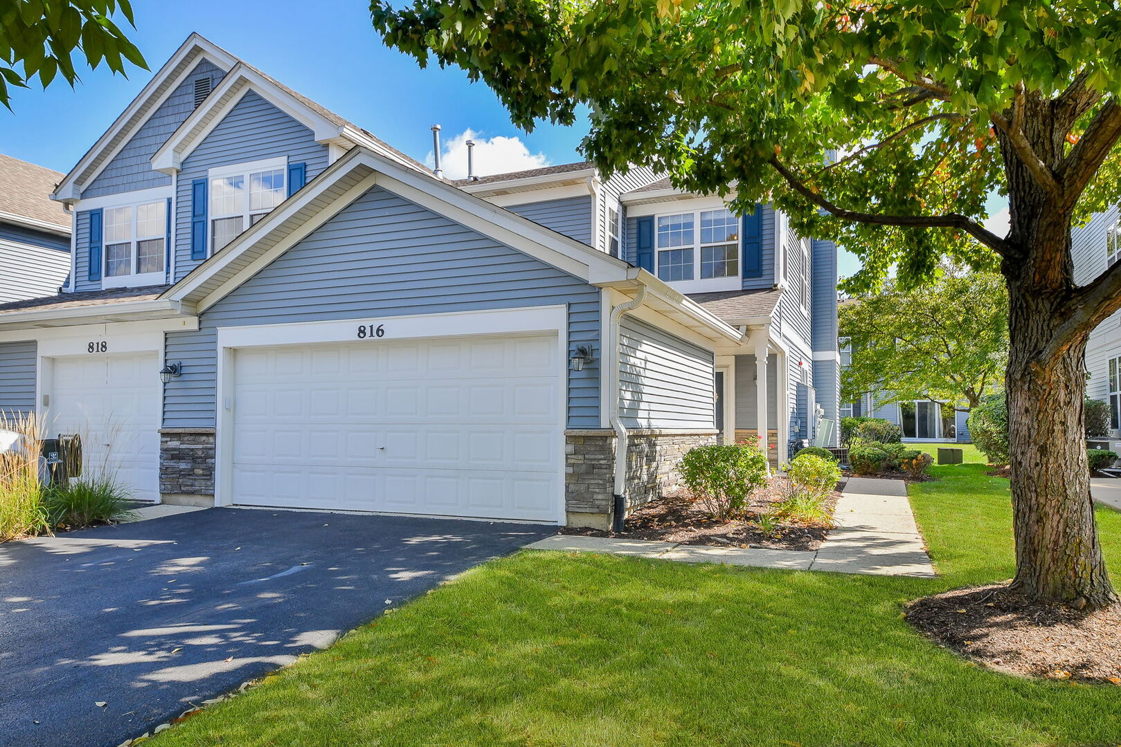 816 Woodewind Drive #816, Naperville, IL 60563