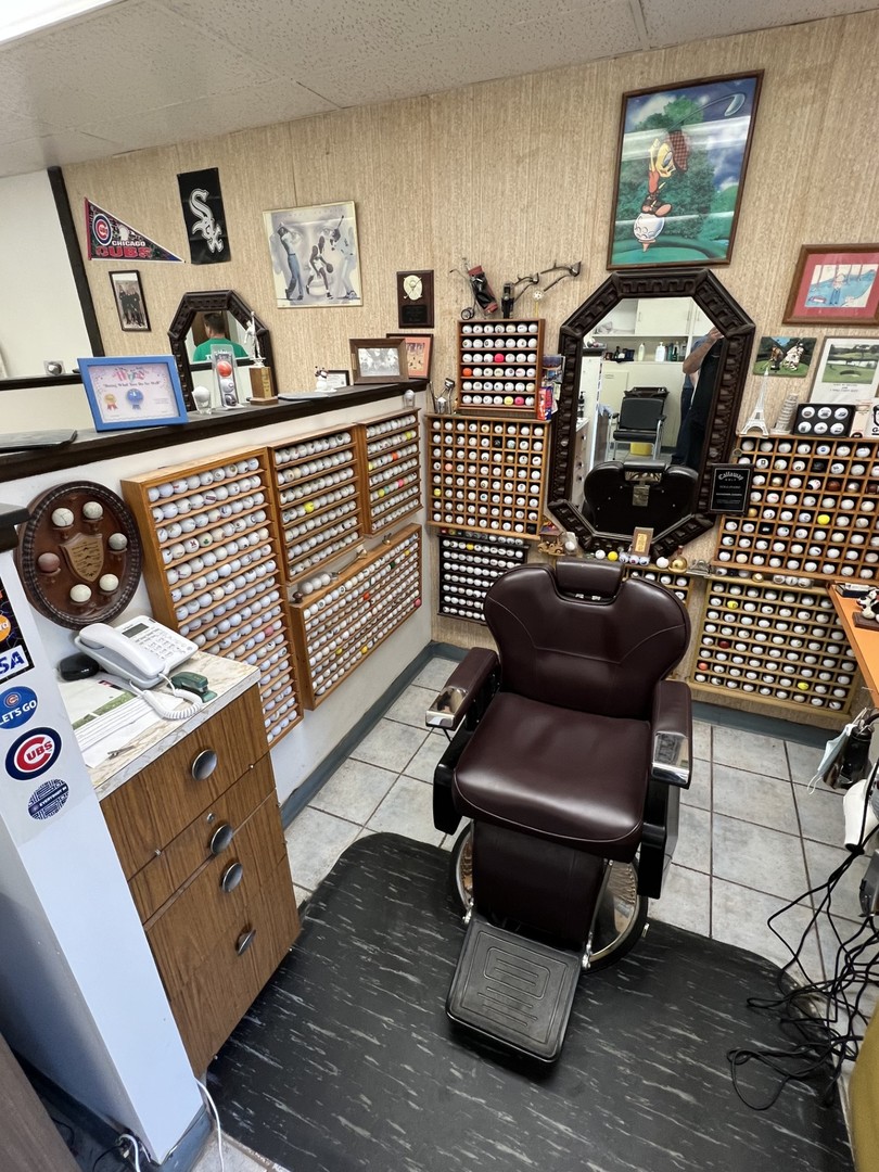 630 W Algonquin Road, Des Plaines, IL 60016