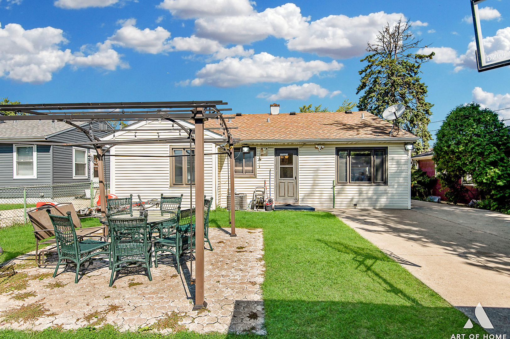 1895 Welwyn Avenue, Des Plaines, IL 60018