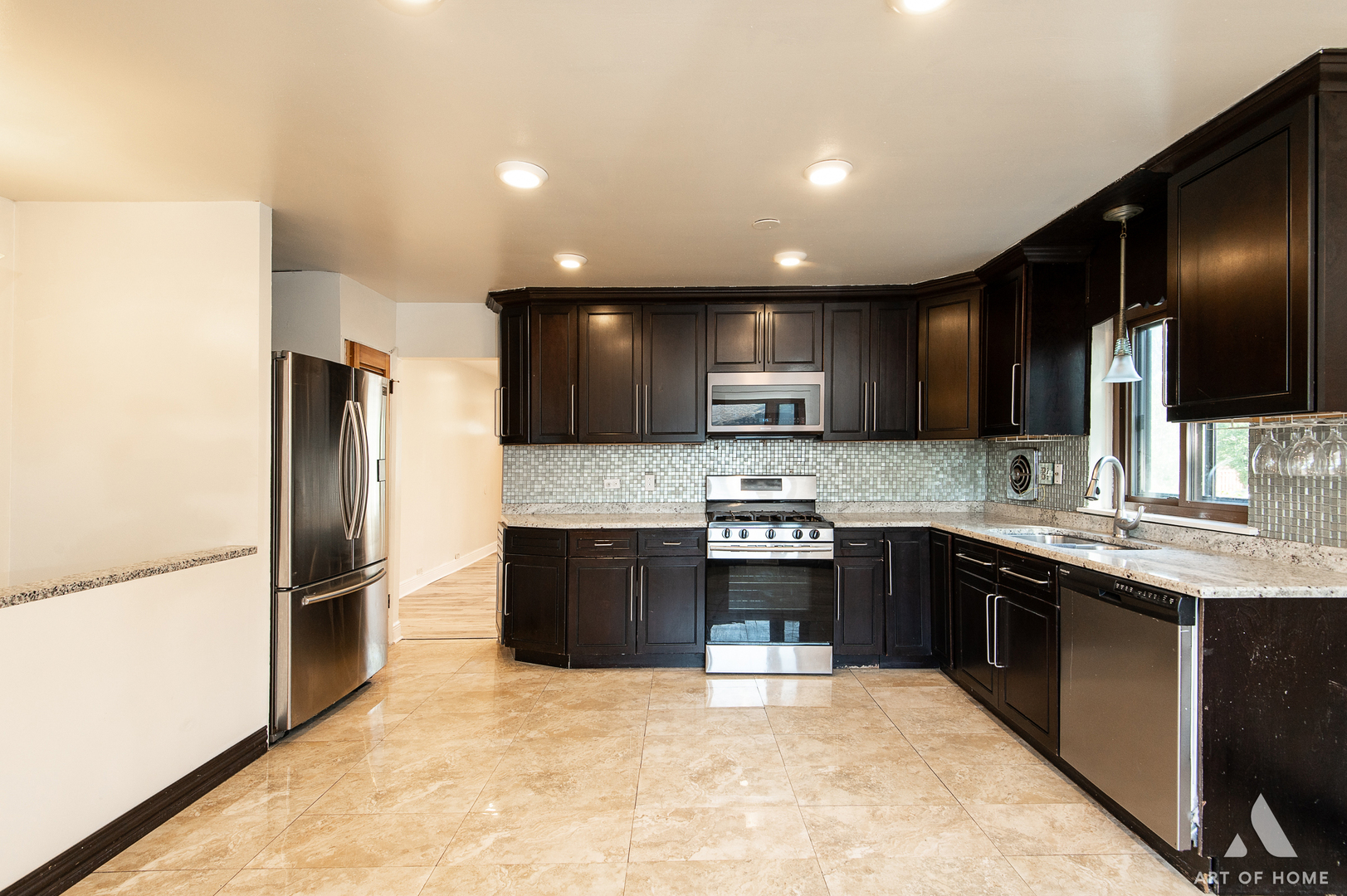 1895 Welwyn Avenue, Des Plaines, IL 60018