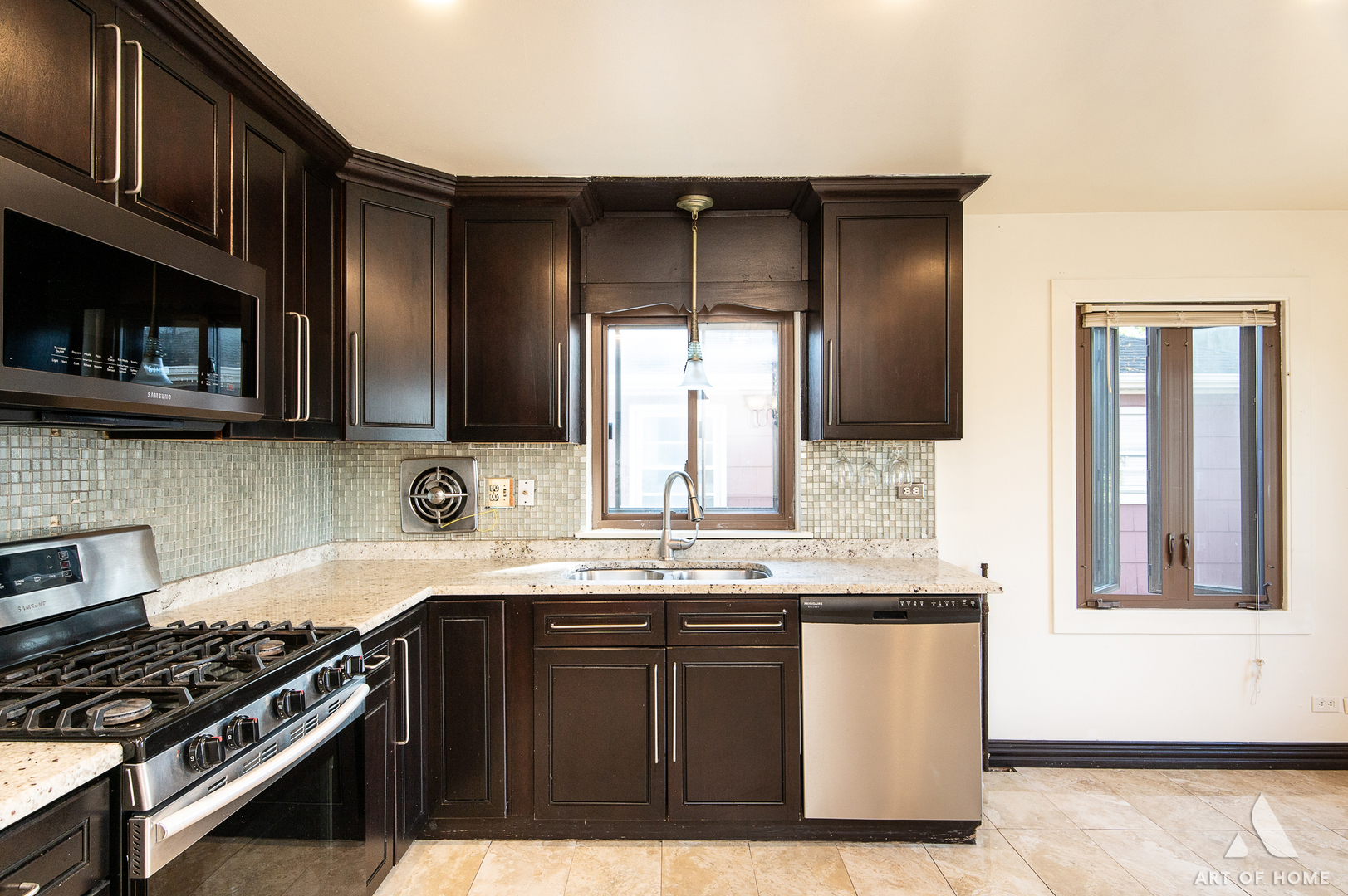 1895 Welwyn Avenue, Des Plaines, IL 60018