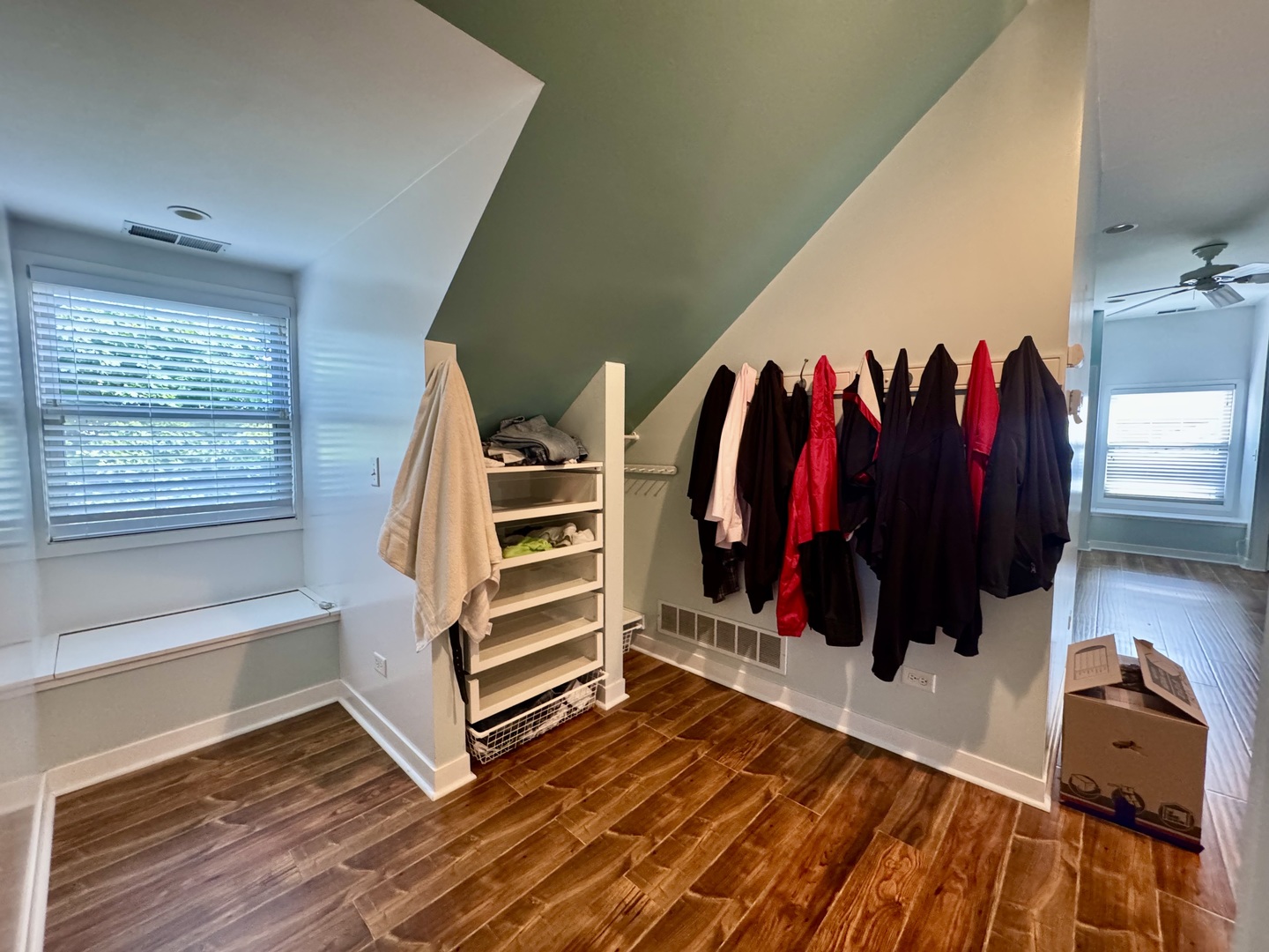 518 Clark Street, Elgin, IL 60123