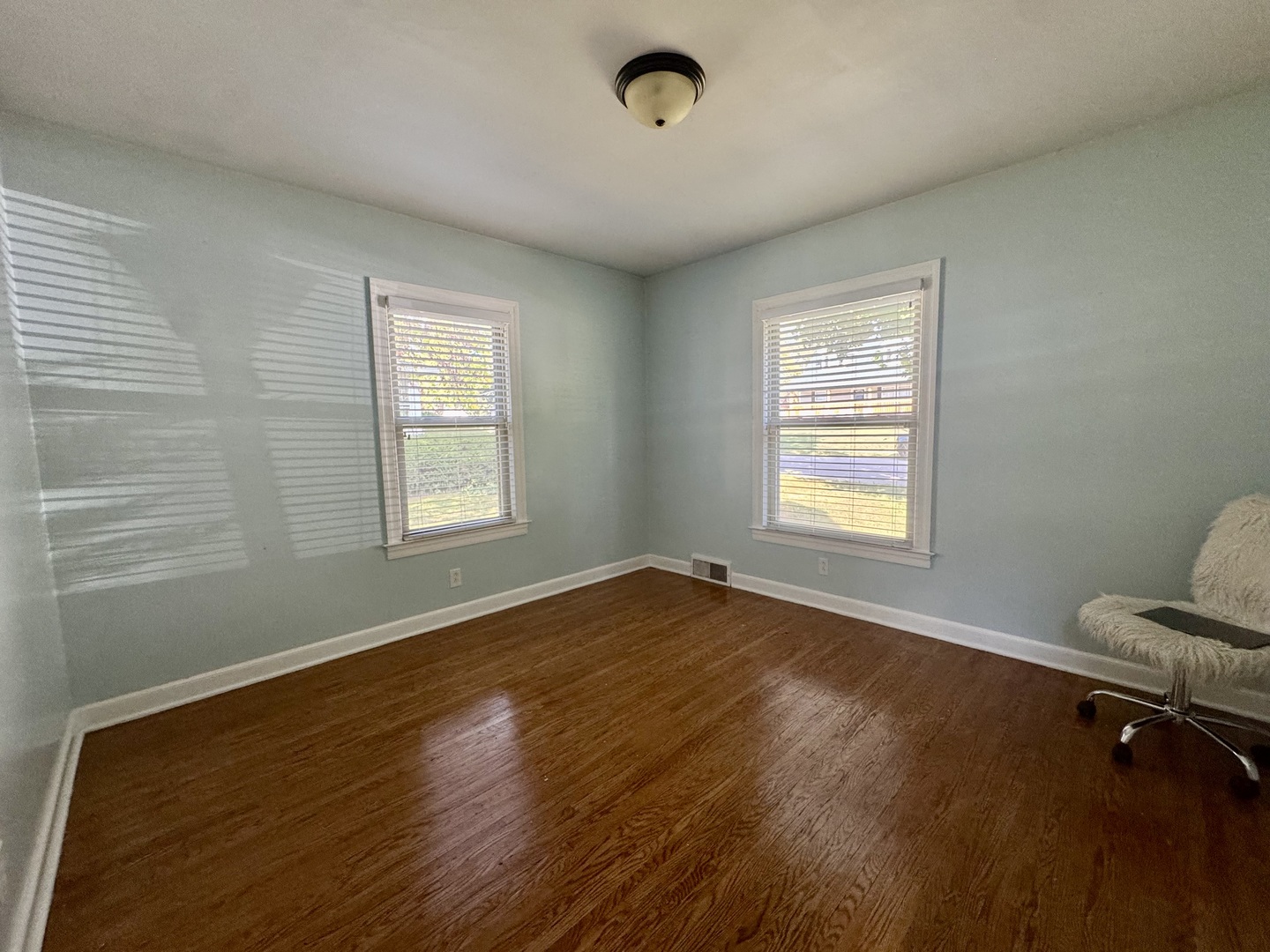 518 Clark Street, Elgin, IL 60123