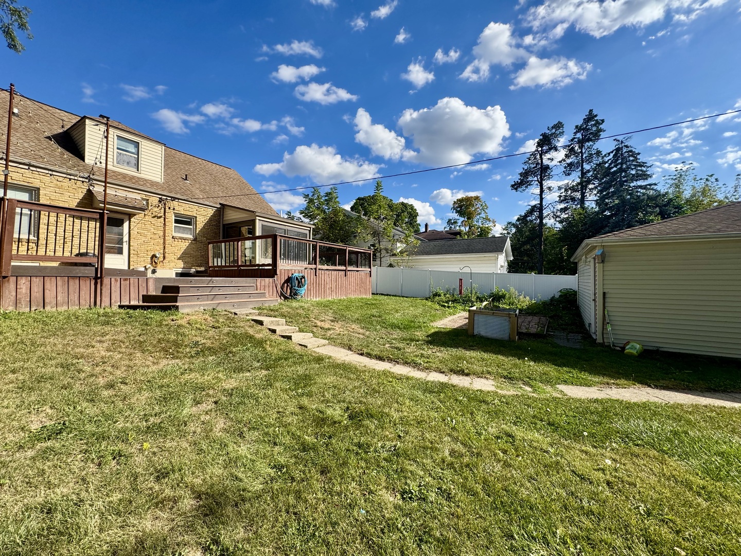 518 Clark Street, Elgin, IL 60123