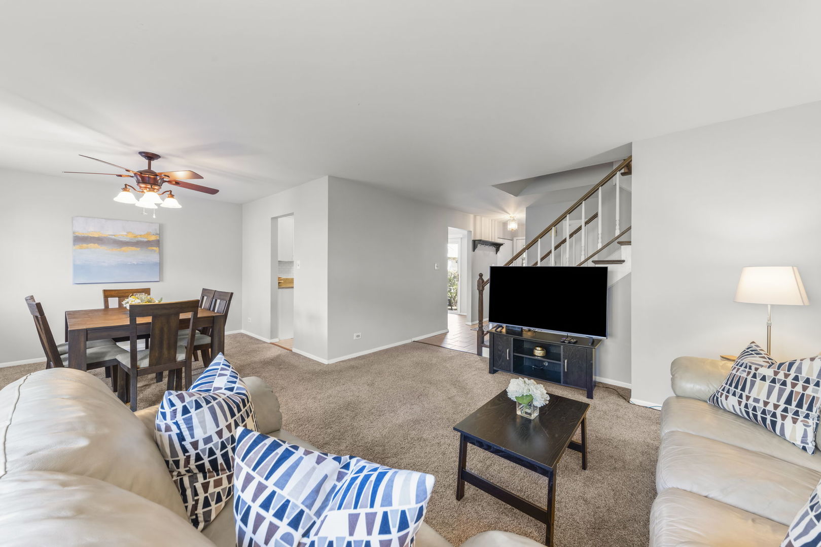 849 Queenswood Court, Wheaton, IL 60189