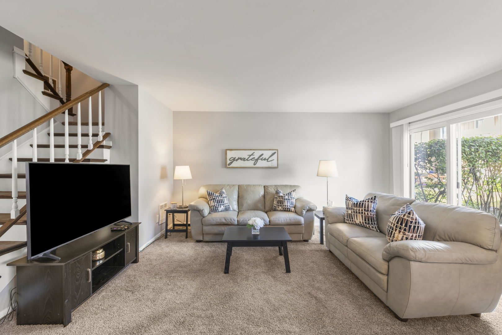 849 Queenswood Court, Wheaton, IL 60189