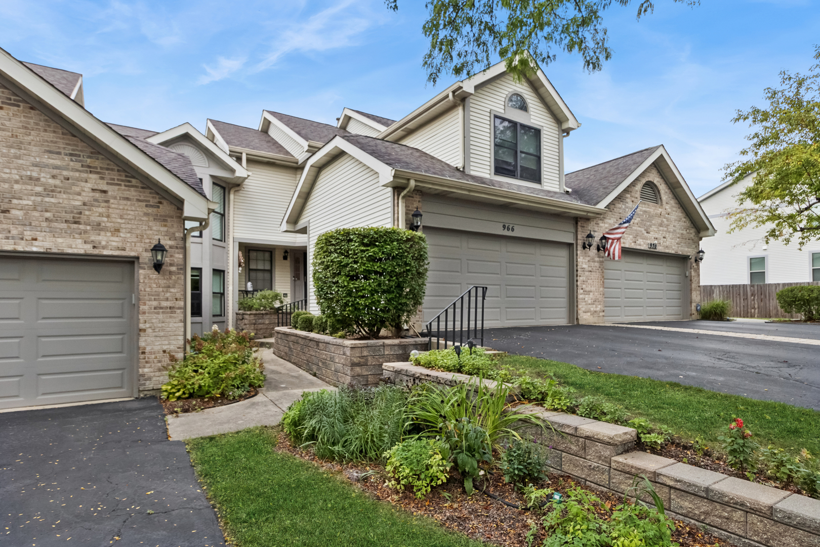 966 N Auburn Woods Drive, Palatine, IL 60067