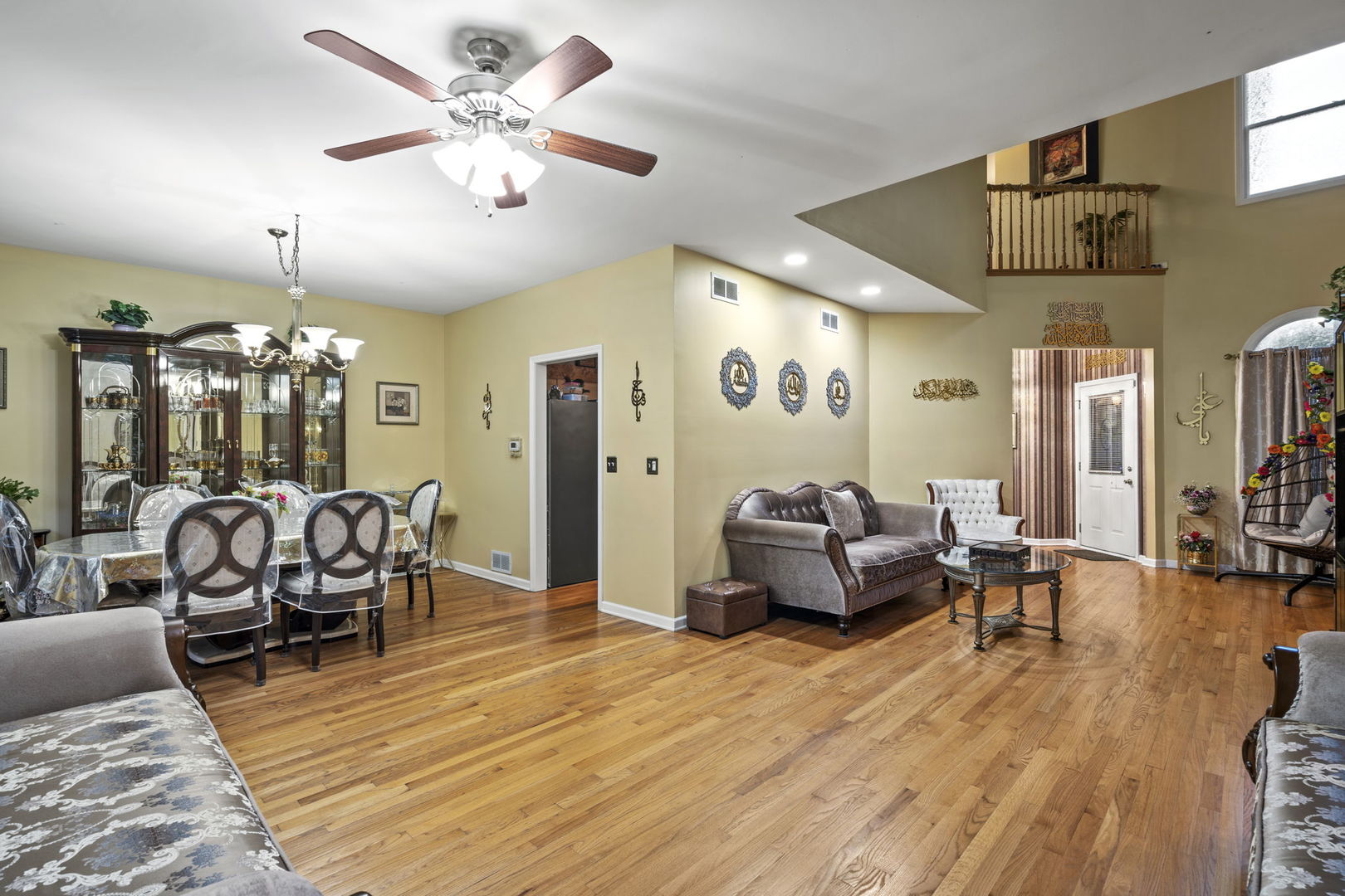6725 N Cicero Avenue, Lincolnwood, IL 60712